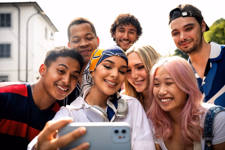 group of influencer marketers posing for a photo